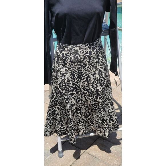 Ann Taylor A-line Paisley Design knee-length lined skirt. Black & Cream Size O - Picture 1 of 3